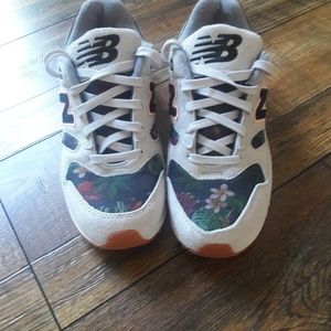 New balance floral sneaker